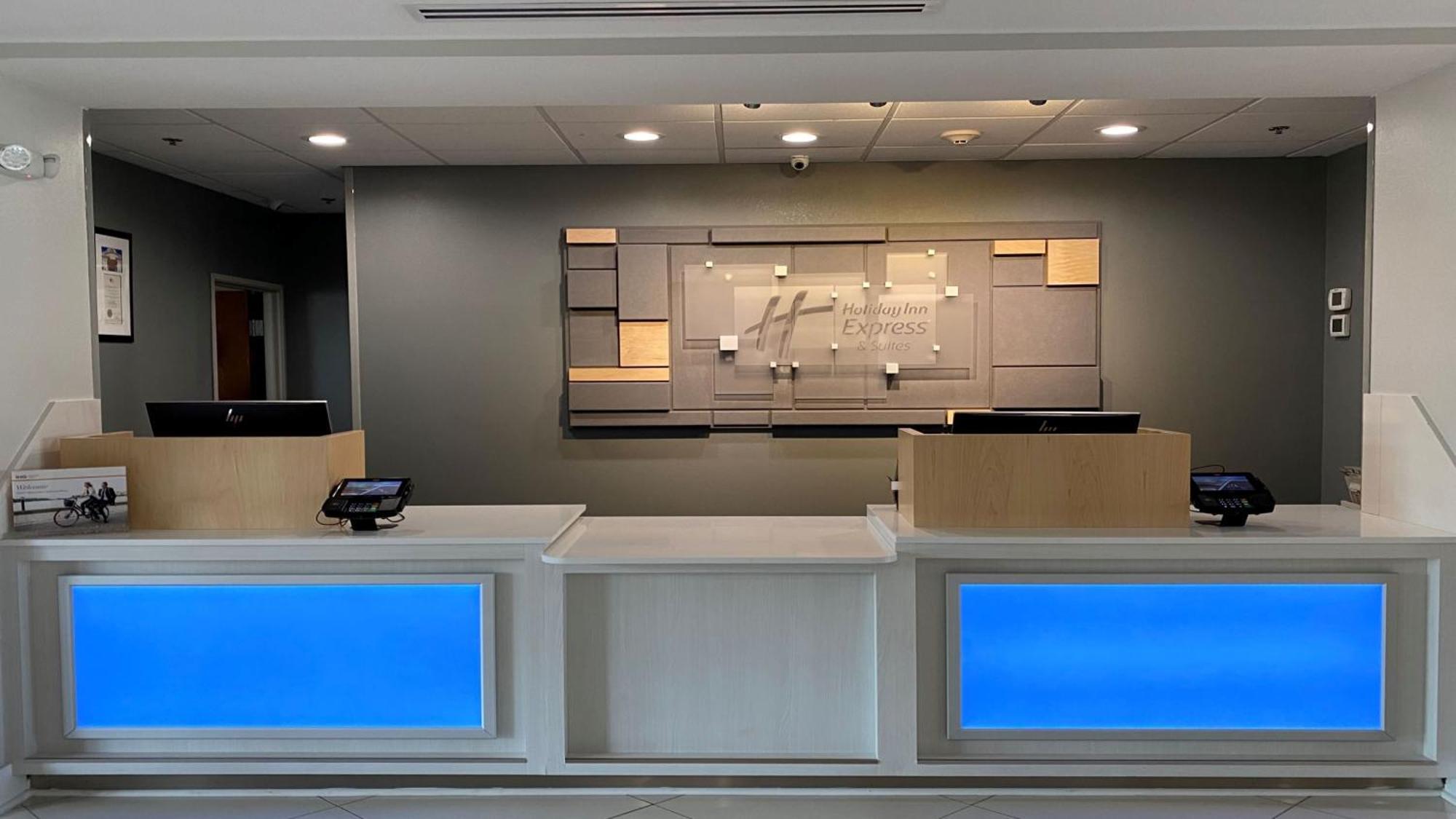 Holiday Inn Express Hotel & Suites Byram By Ihg Exteriör bild