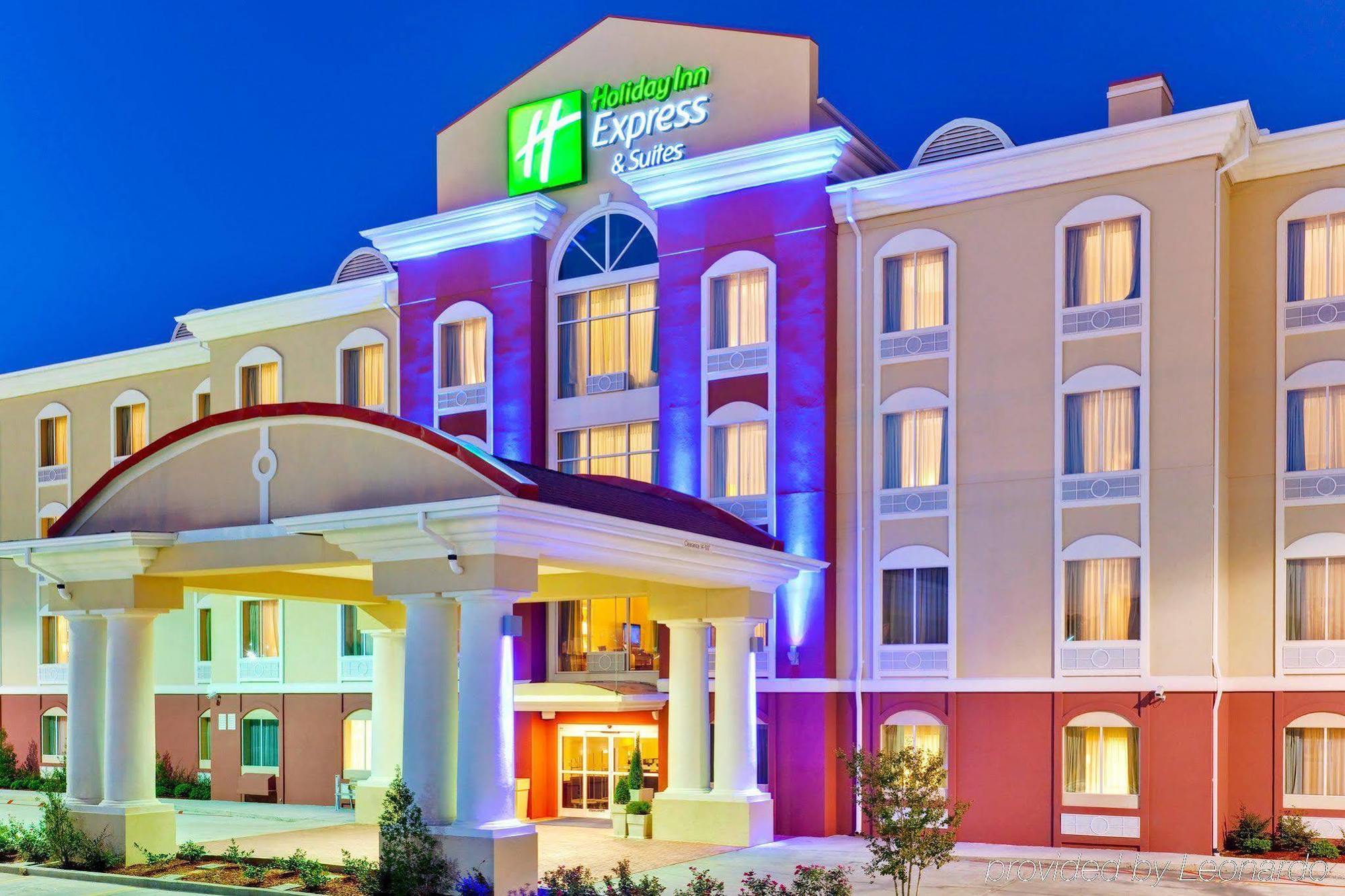 Holiday Inn Express Hotel & Suites Byram By Ihg Exteriör bild