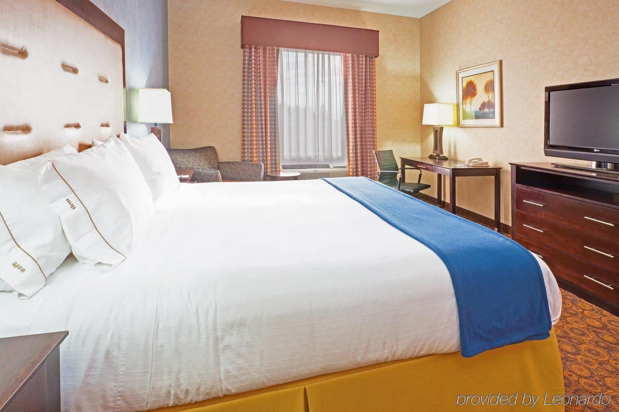 Holiday Inn Express Hotel & Suites Byram By Ihg Exteriör bild